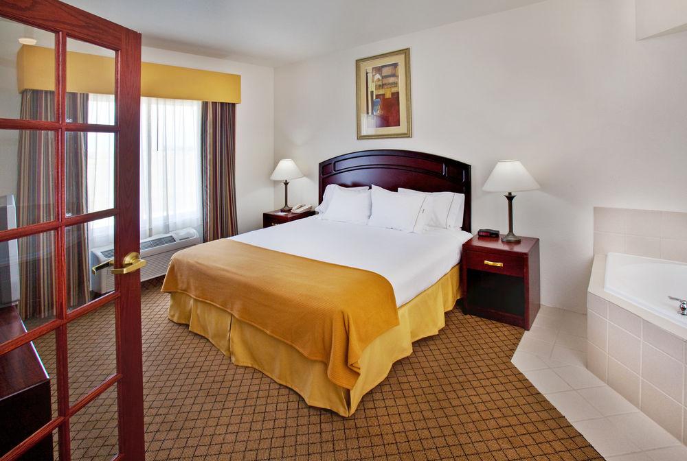 Holiday Inn Express & Suites Le Mars By Ihg Экстерьер фото