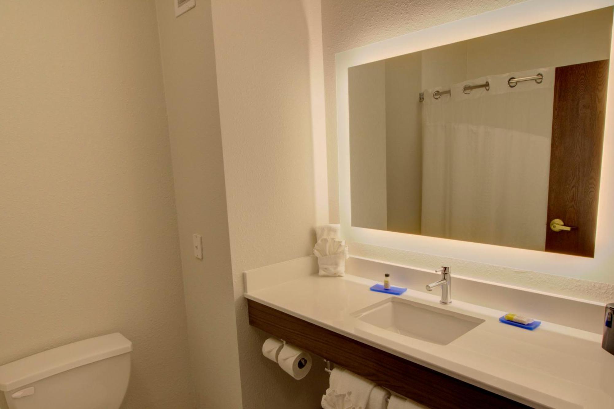 Holiday Inn Express & Suites Le Mars By Ihg Экстерьер фото